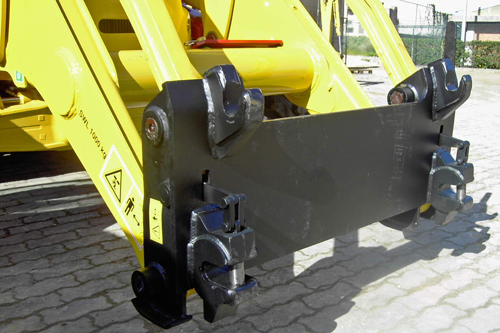 Treea Machinery Products Attachments Earth Moving Equipment - Bachoe Loaders - 08